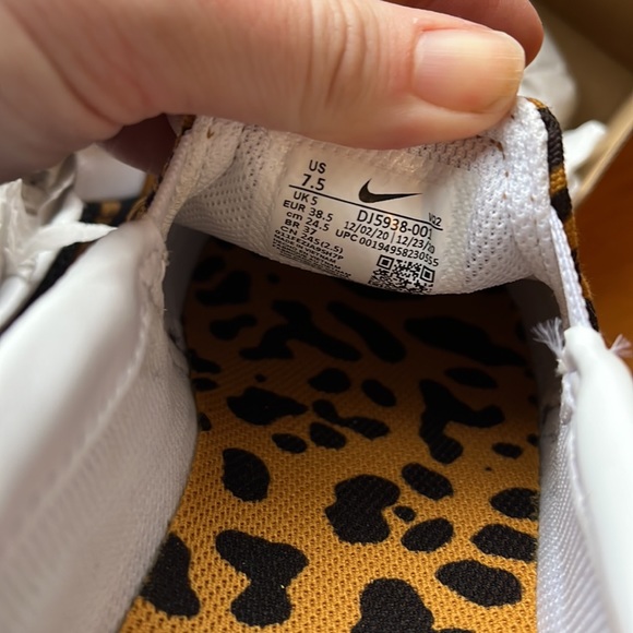 Woman’s NIKE size 7.5 leopard slip ons - Picture 7 of 9